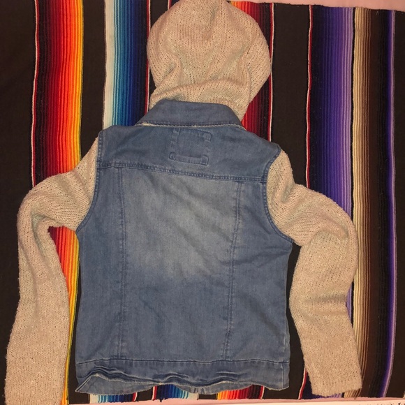 Billabong Jean Jacket with Sweater Mix. - Picture 2 of 5